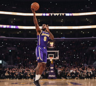 Lakers získali nejlepšího střelce NBA. Kennard míří do Los Angeles