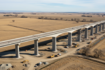 Kalifornská rychlovlak za 15 miliard dolarů je jen betonová poušť