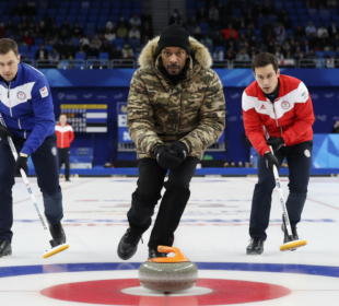 Snoop Dogg si zamiloval curling a žádal britské hvězdy o selfie