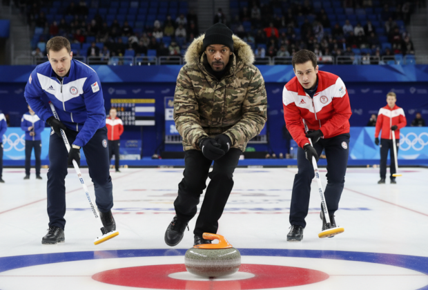Snoop Dogg si zamiloval curling a žádal britské hvězdy o selfie