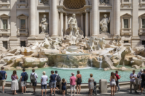 Fontána di Trevi zavádí vstupné: Řím bojuje s přetourismem novými poplatky
