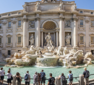 Řím zavádí vstupné k Fontáně di Trevi: Revoluce v boji proti přetourism