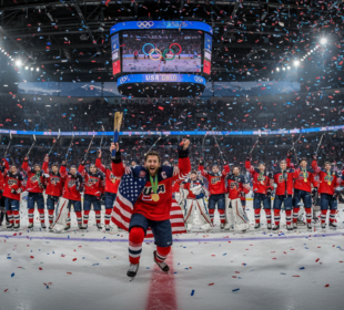 Americký hokejový triumf a diplomatická provokace: Bílý dům si rýpnul do Kanady