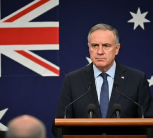 Když se politika střetne s realitou: Albanese pod palbou kritiky kvůli Íránu