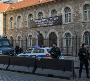 Když si děti nesmí bezpečně hrát na školním dvoře: Jak vlna antisemitských útoků mění život v evropských městech