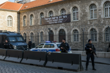 Když si děti nesmí bezpečně hrát na školním dvoře: Jak vlna antisemitských útoků mění život v evropských městech