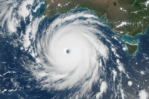 280 kilometrů v hodině: Jak Cyklon Narelle zasáhl Queensland a co to znamená pro každého, kdo čeká na bezpečí