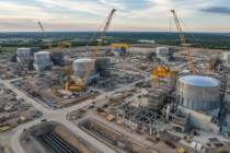 Japonci platí 1,8 bilionu za energetický mír s Trumpem