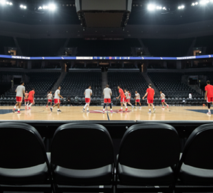 Když hvězdy sníží svou intenzitu: Umění nalézání kolektivní síly na basketbalových parketách