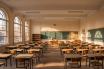 Klesající počty žáků, rostoucí náklady: Když mandát na velikost tříd naráží na demografickou realitu v New Yorku