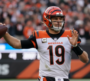 Ekonomická logika za smlouvou 41letého Flacca: Když zkušenost překonává věk