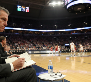 Trenér, který sledoval soupeře ještě před vlastním zápasem: Jak Dusty May připravoval Michigan na finále NCAA