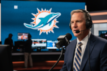 Bez okolků: Troy Aikman zůstává v Miami i po najímání nového generálního manažera