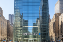 Wall Street slaví rekordní zisky, ale Dimon varuje před globálními riziky